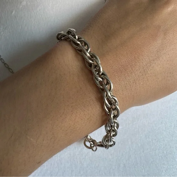 Silver-Tone Woven Chain Bracelet – Chic Everyday Style - Picture 3 of 3